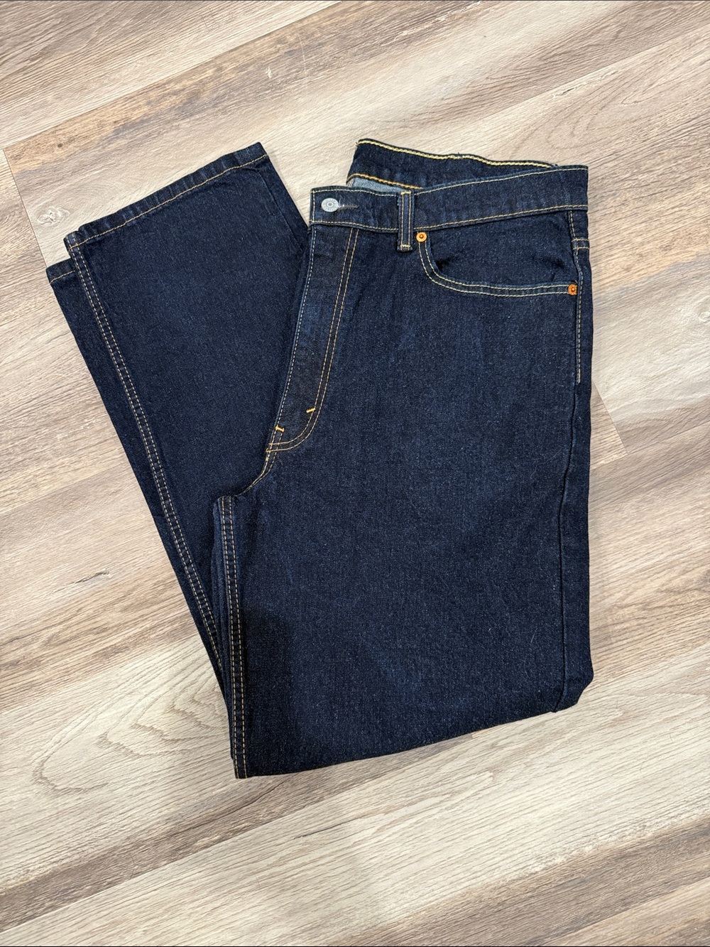 Levi’s 550 men’s dark wash jeans 38 x 32